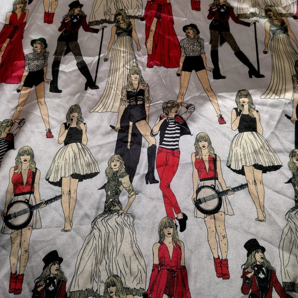Taylor Swift Pajama Top Shirt Women Large Satin Long Sleeve Red Era Swiftie - Picture 14 of 16